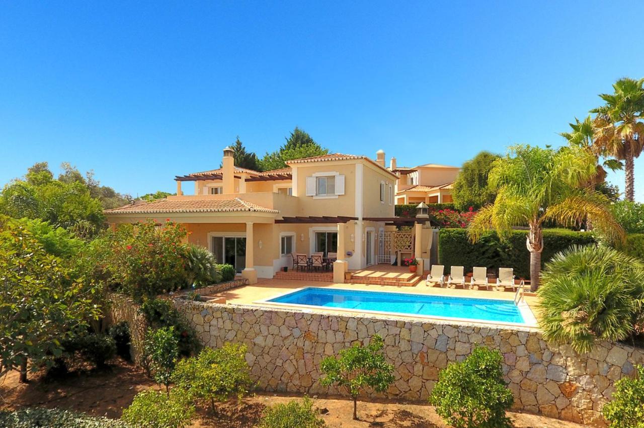 Perfect Golf & For 8 People Estombar