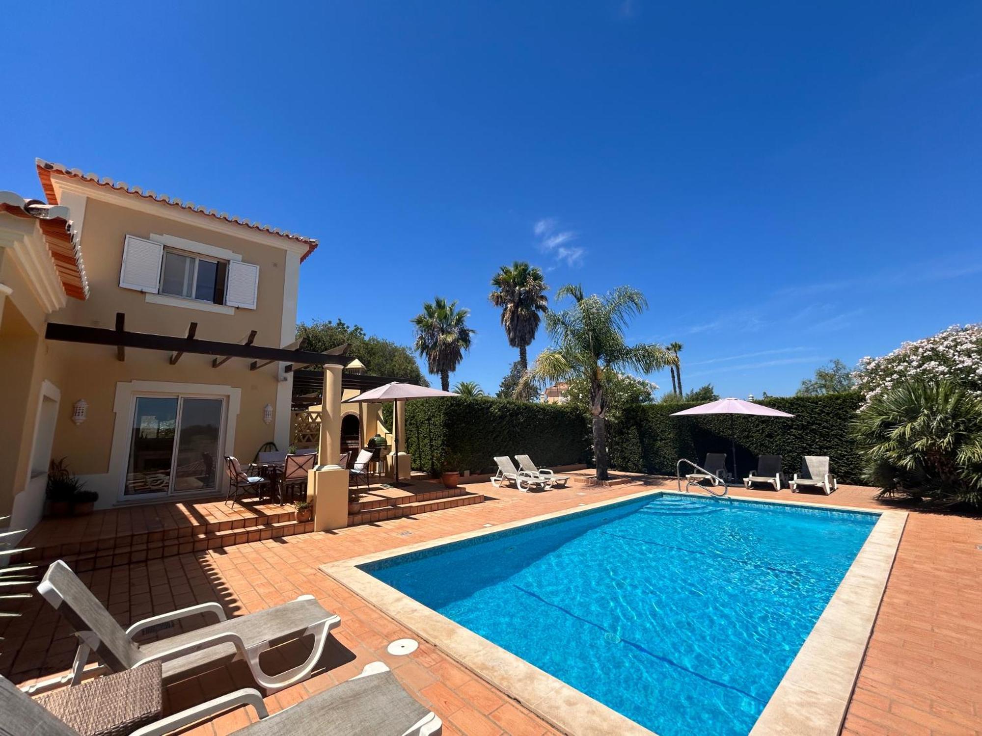 Perfect Golf & For 8 People Villa Estombar