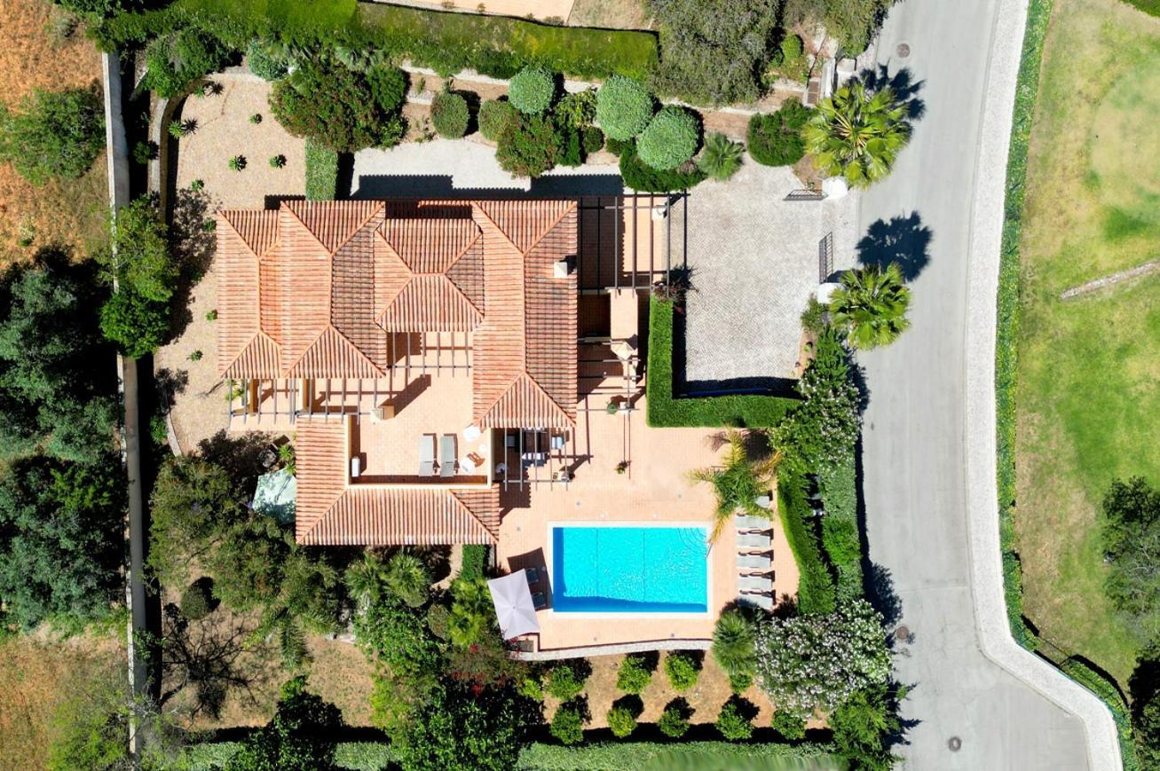 Perfect Golf & For 8 People Estombar