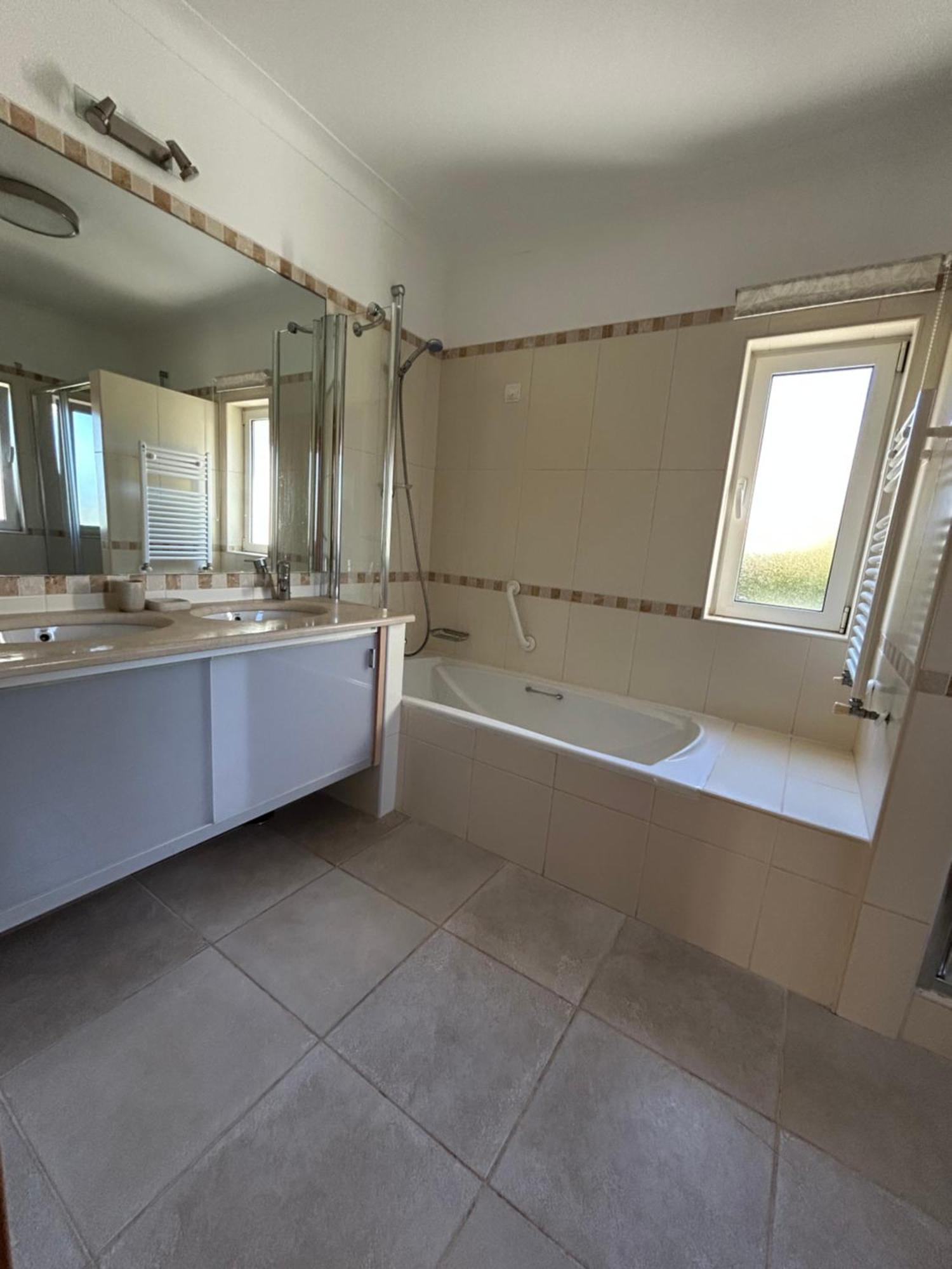 Perfect Golf & For 8 People * Estombar