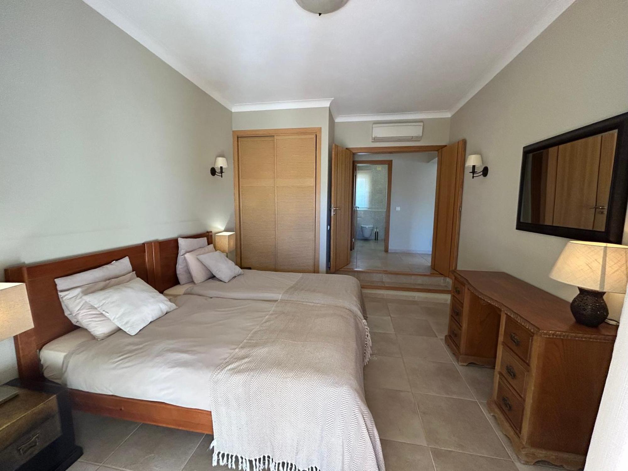 Perfect Golf & For 8 People * Estombar